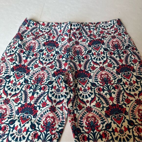 Ann Taylor Loft Marisa Women's Pants White/Blue/Red Paisley Print Cropped Size 8 - Picture 2 of 9